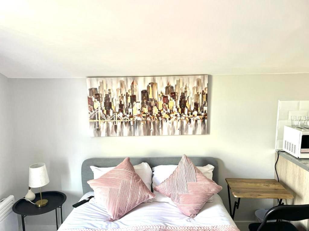 Southall Stays Near Heathrow Ub2 Экстерьер фото