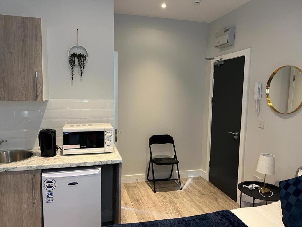 Southall Stays Near Heathrow Ub2 Экстерьер фото