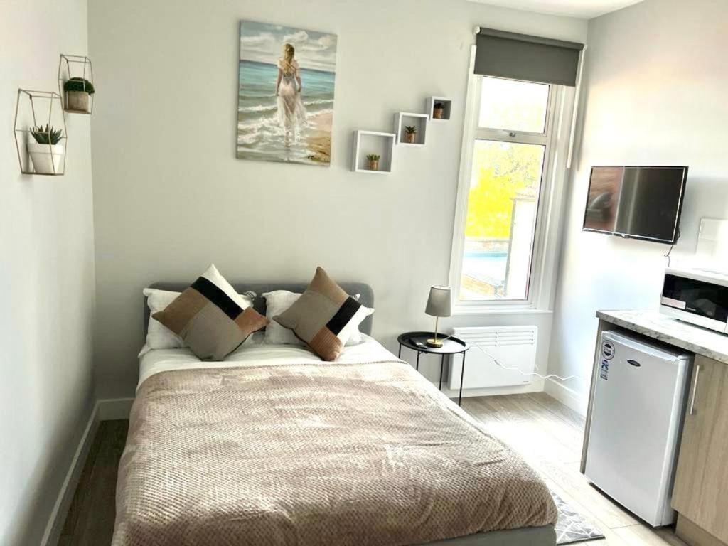 Southall Stays Near Heathrow Ub2 Экстерьер фото