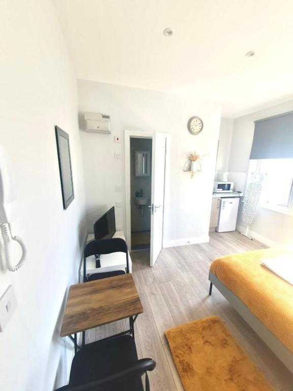 Southall Stays Near Heathrow Ub2 Экстерьер фото